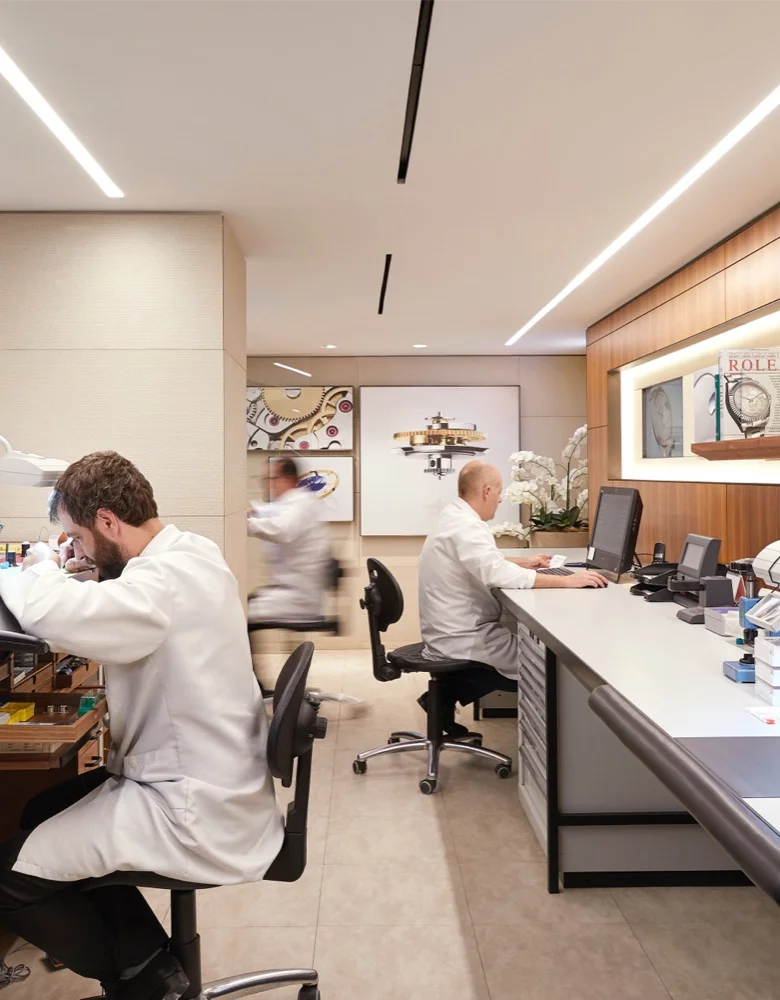 Rolex watch servicing procedure